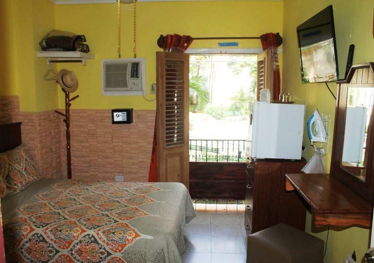 Hostal Yolanda Habana Vieja L'Avana Esterno foto